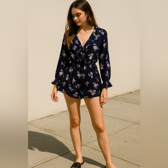 American Eagle Outfitters Pants - American Eagle Navy Floral Shorts Romper Size Medium